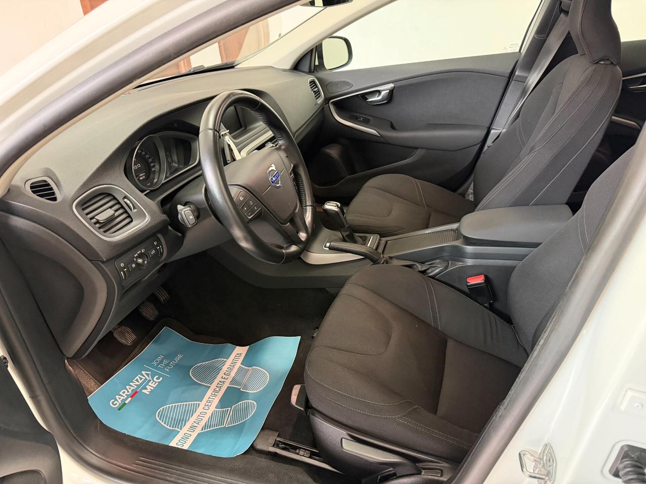 Volvo V40 D2 2016 BERLINA EURO6 OK NEOPATENTATI