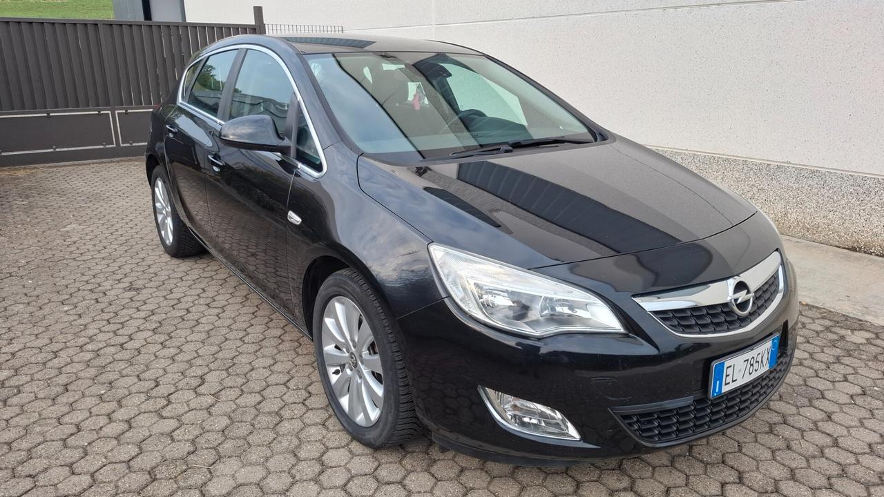 Opel Astra 1.7 CDTI 110CV EcoFLEX S&S 5 porte Cosmo