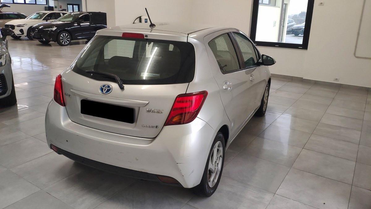 TOYOTA Yaris SOLO PER COMMERCIANTI AUTO SENZA GARANZIA