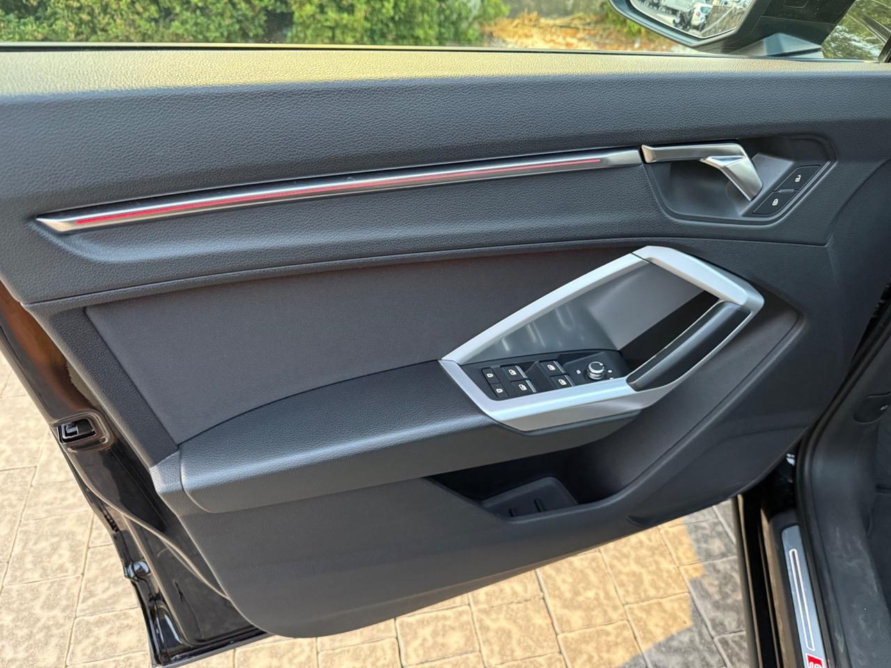 Audi Q3 35 TDI quattro S line edition TETTO