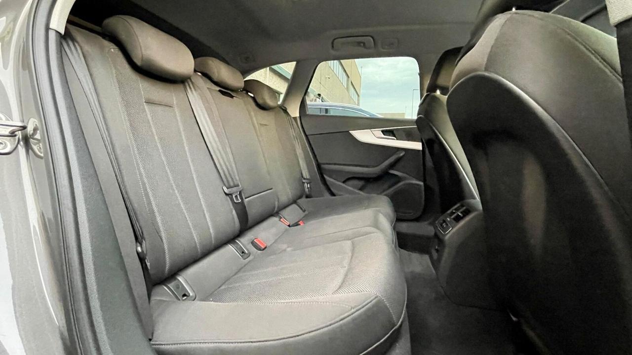 Audi A4 Avant 40 TDI S tronic line edition