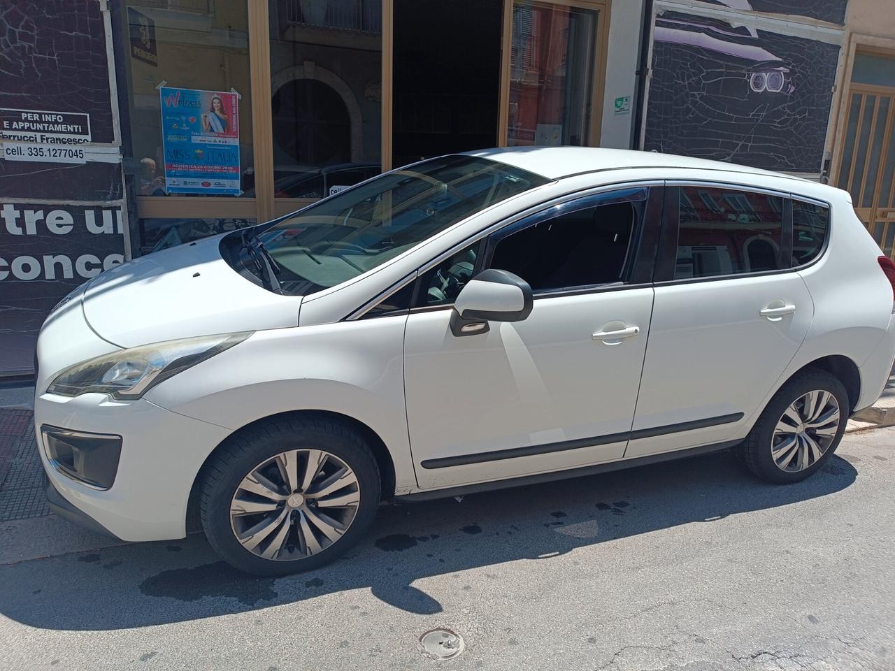 Peugeot 3008 1.6 e-HDi 115CV CAMBIO AUTOMATICO FULL
