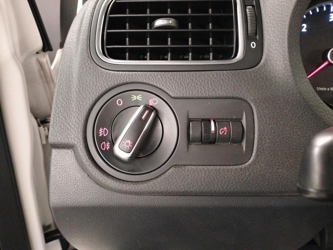 Volkswagen Polo 1.6 TDI 90CV DPF 3 porte Highline - NEOPATENTATI