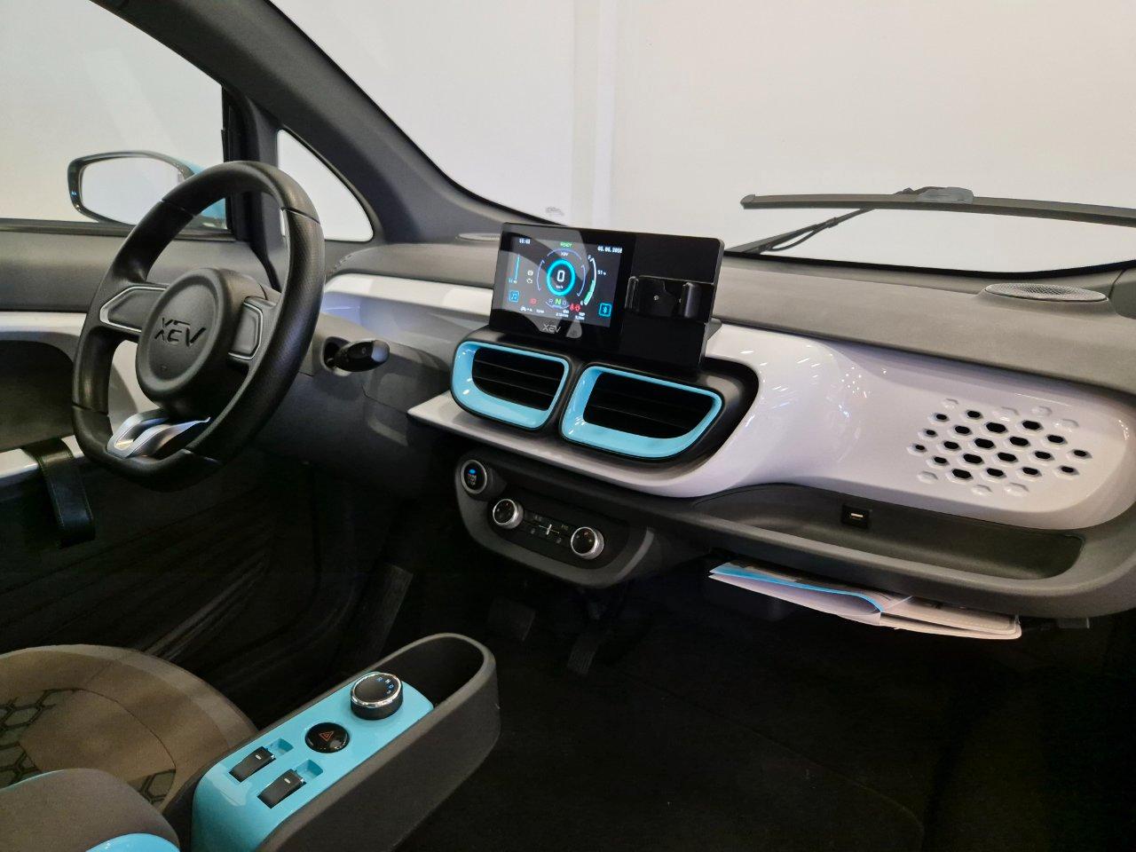 Xev Yoyo 32kWh Electric Blue