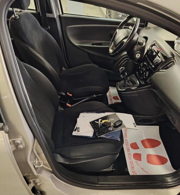 LANCIA YPSILON ECOCHIC GPL!!!