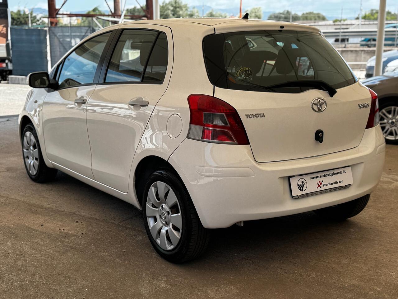 Toyota Yaris 1.0 5 porte Sol 69 Cv