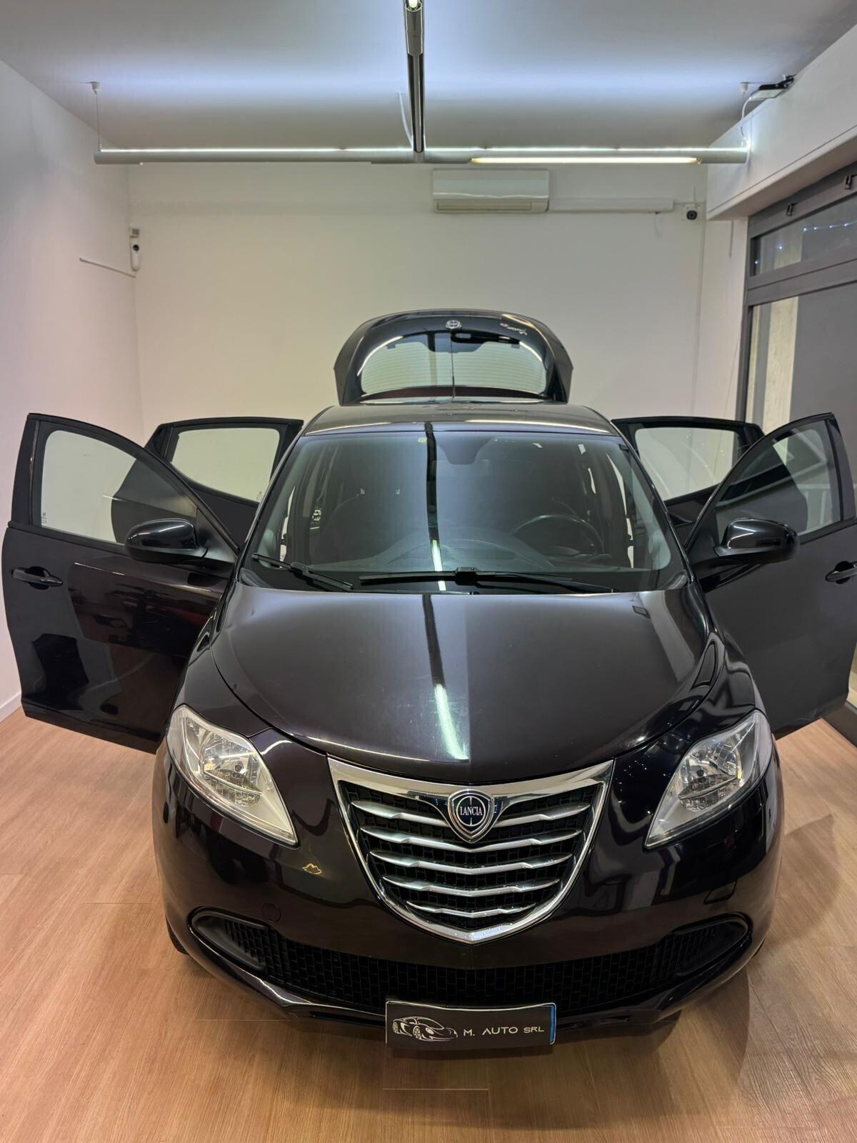 Lancia Ypsilon 0.9 TwinAir 85 CV 5 porte S&S Gold