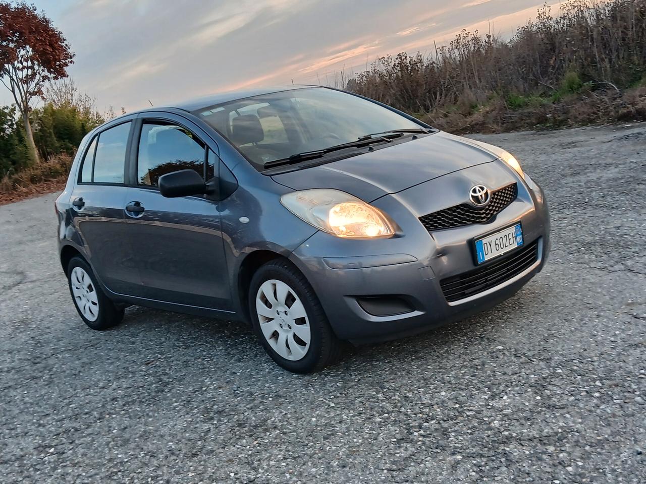 Toyota Yaris 1.0 5 porte
