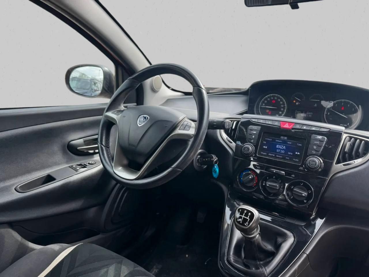 Lancia Ypsilon 1.2 69 CV 5 porte GPL Ecochic Gold 10/2017