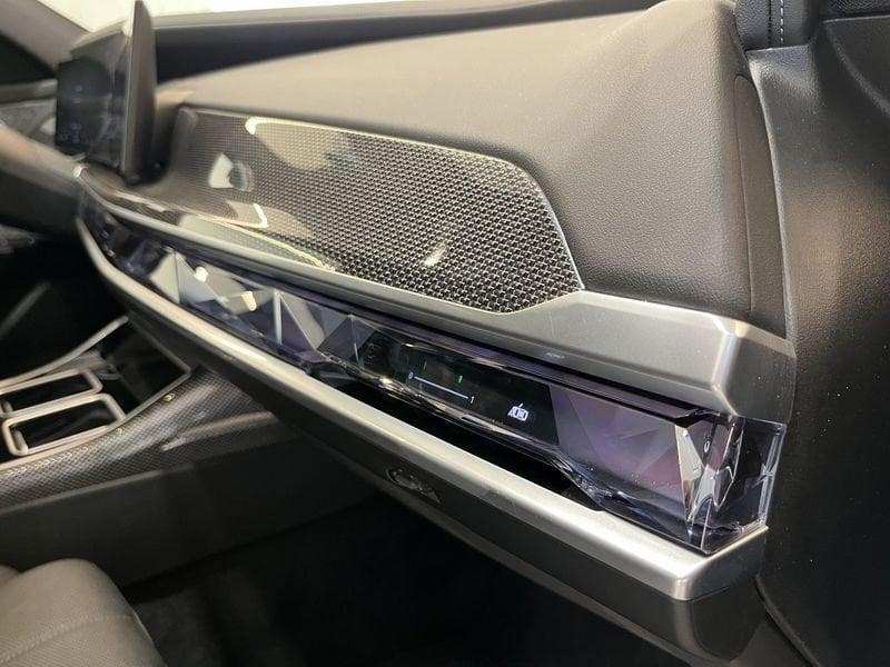 BMW Serie 7 G70 i7 xdrive60 MSport