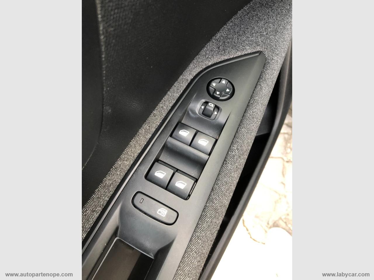 PEUGEOT 3008 BlueHDi 130 S&S Business