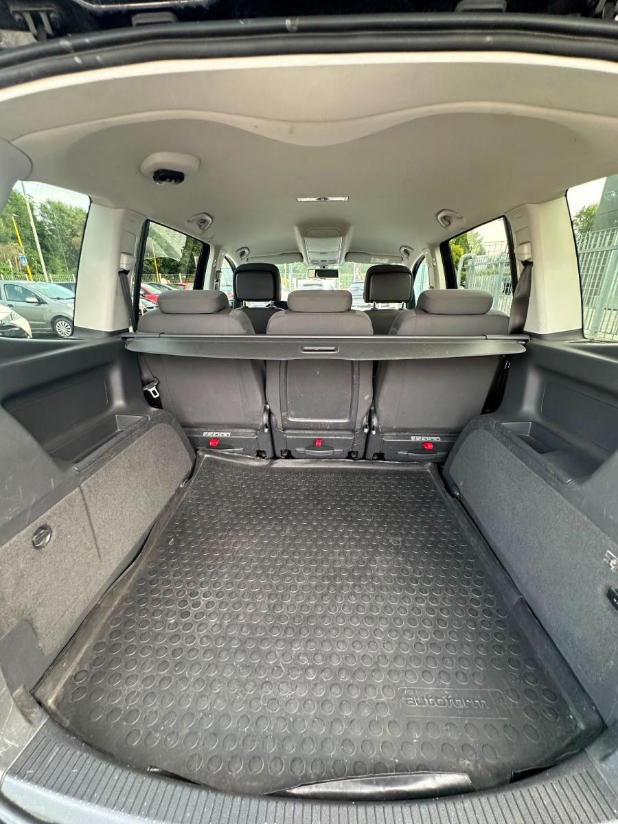 VOLKSWAGEN - Touran - 1.6 TDI DPF Comfort. BlueM. Tech.