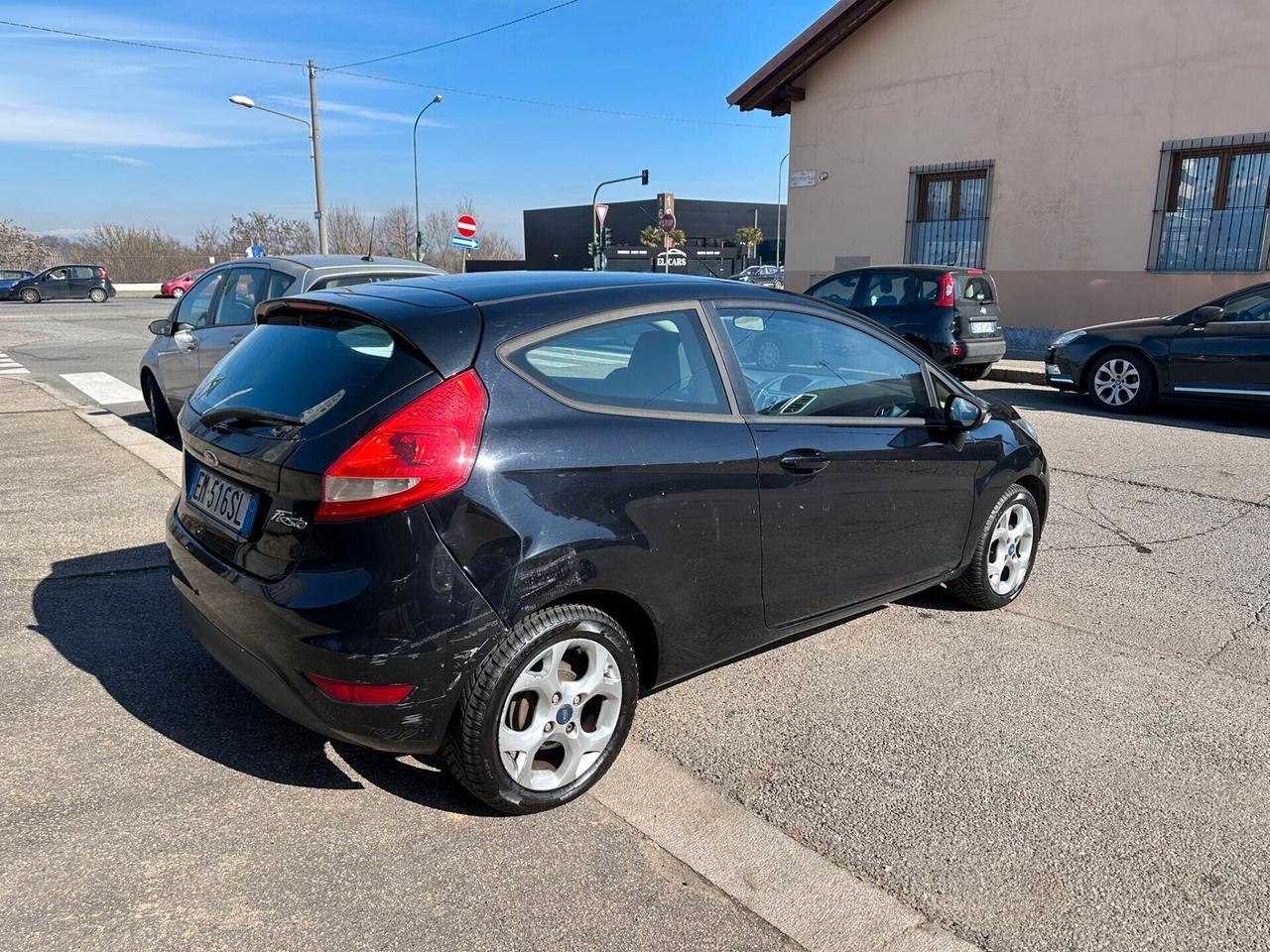 Ford Fiesta 1.4 3 porte Bz.- GPL Titanium