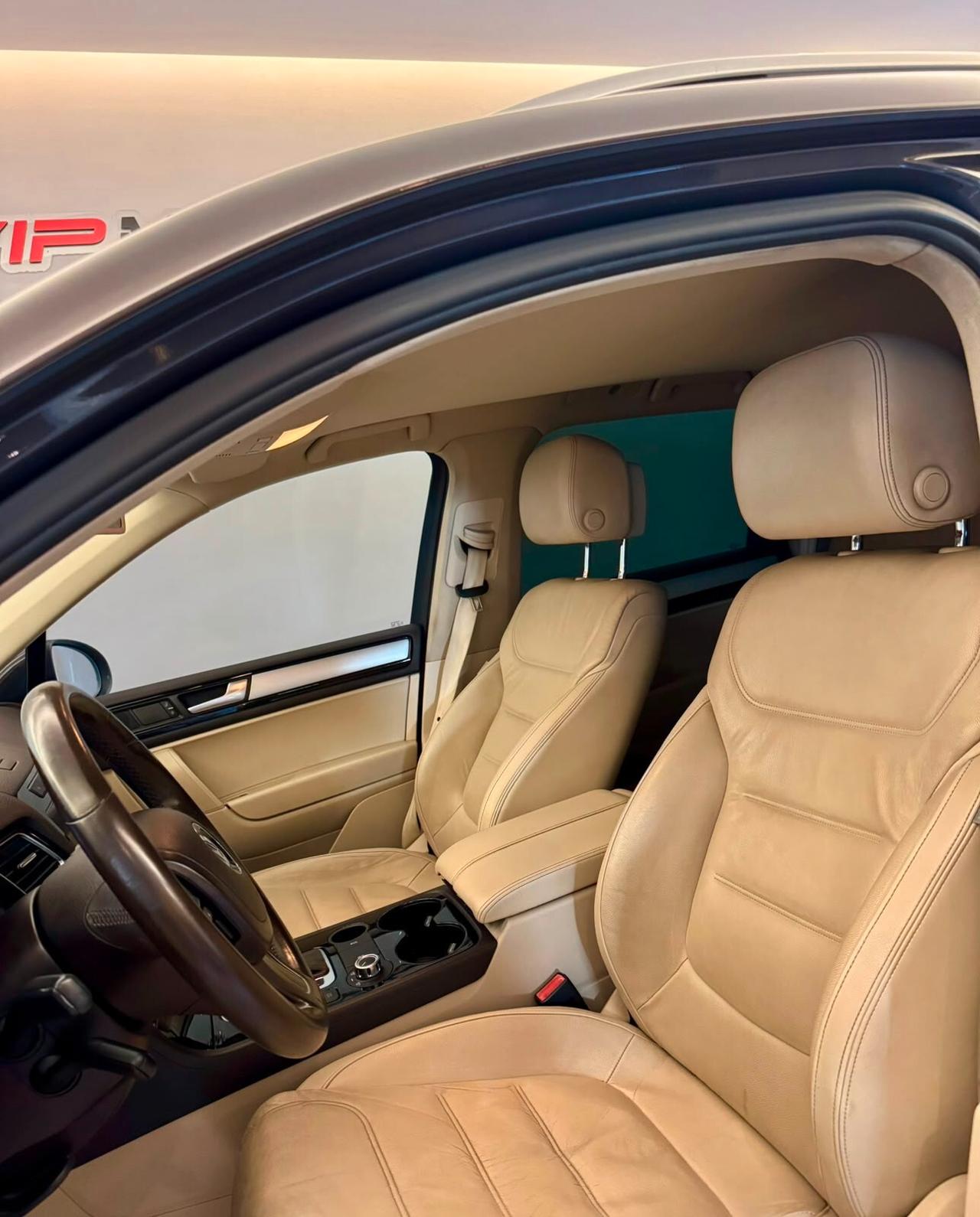 VOLKSWAGEN TOUAREG 3.0 TDI EXECUTIVE 245 CV FULL OPTIONAL AUTOMATICA