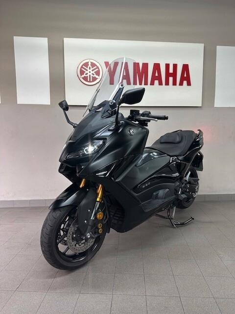 Yamaha TMAX 560 XP500A DX MDNM6 TECH BLACK