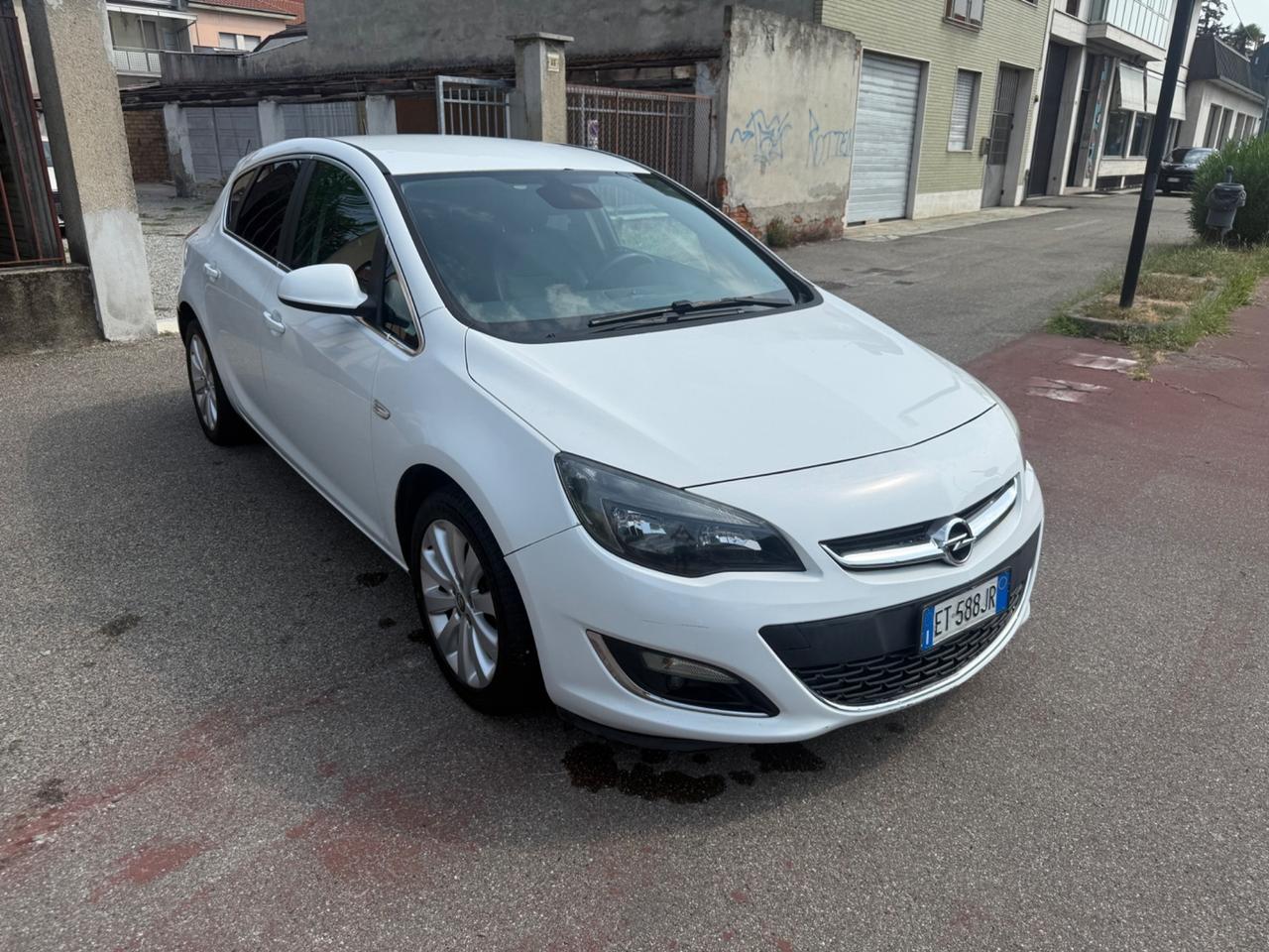 Opel Astra 1.4 Turbo 120CV 5 porte Cosmo
