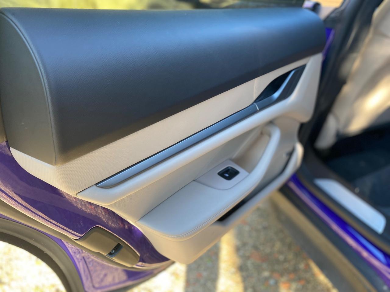 Porsche Taycan anno 2024 km 5400 ! Noleggio lungo termine