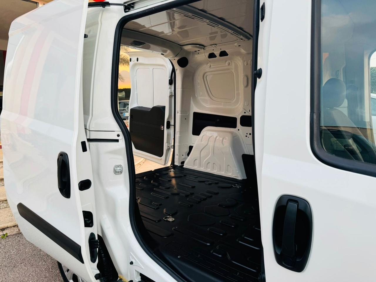 Fiat Doblò 1.3 MJT 95cv Cargo Lounge Navi