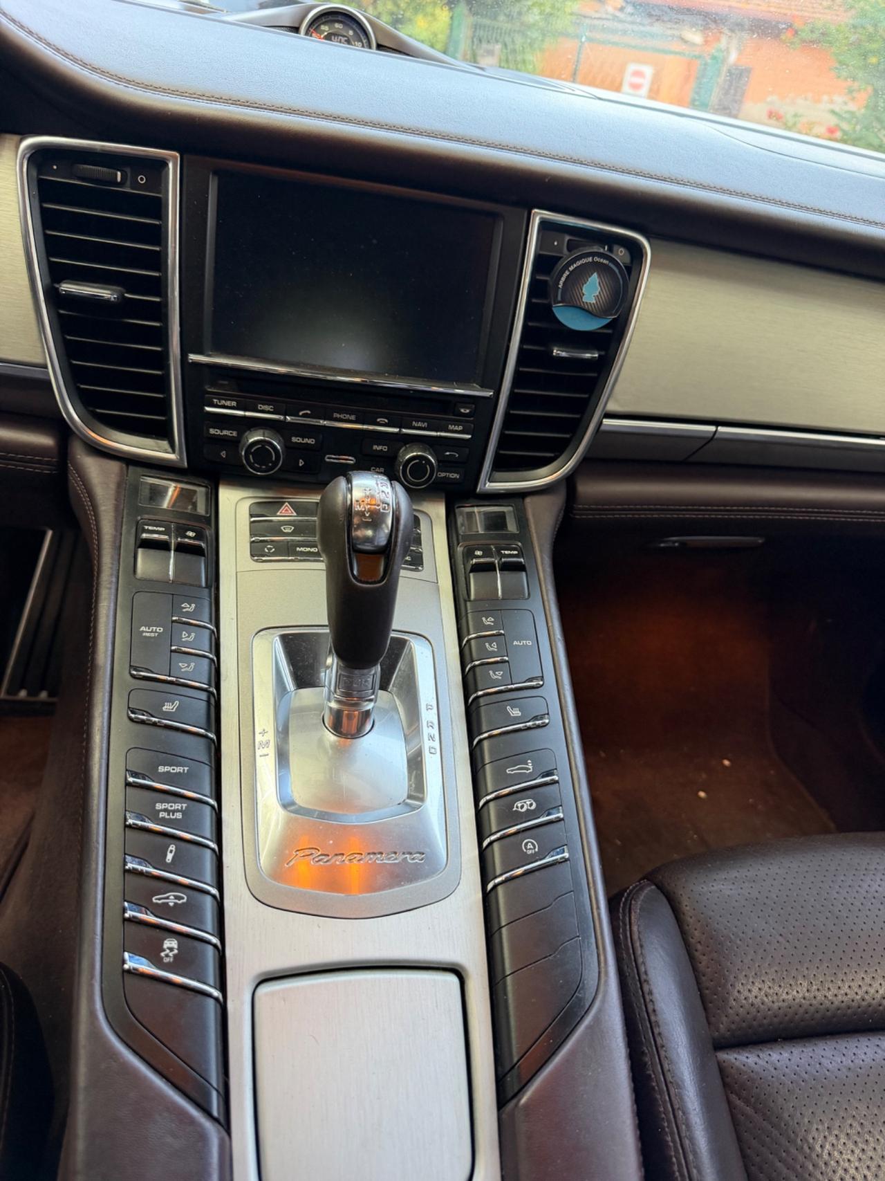 Porsche Panamera 4.8 Turbo BOOK SERVICE