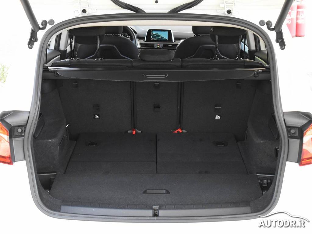 BMW Serie 216d Business autom. 7posti LED, Navi, Vetri oscurati
