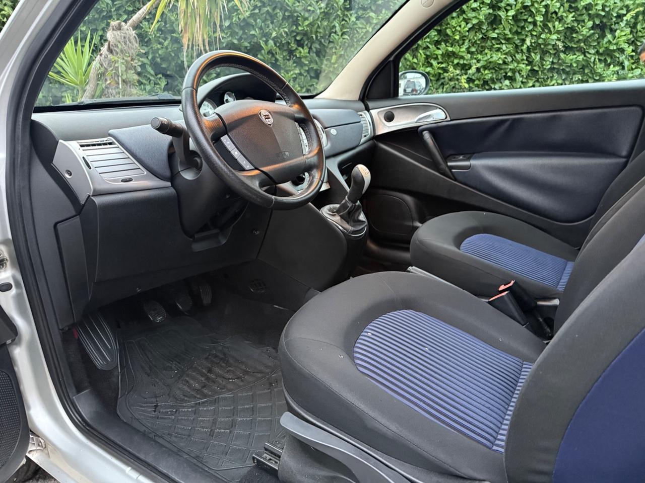 Lancia Ypsilon 1.3 MJT 75 CV 161.000KM !