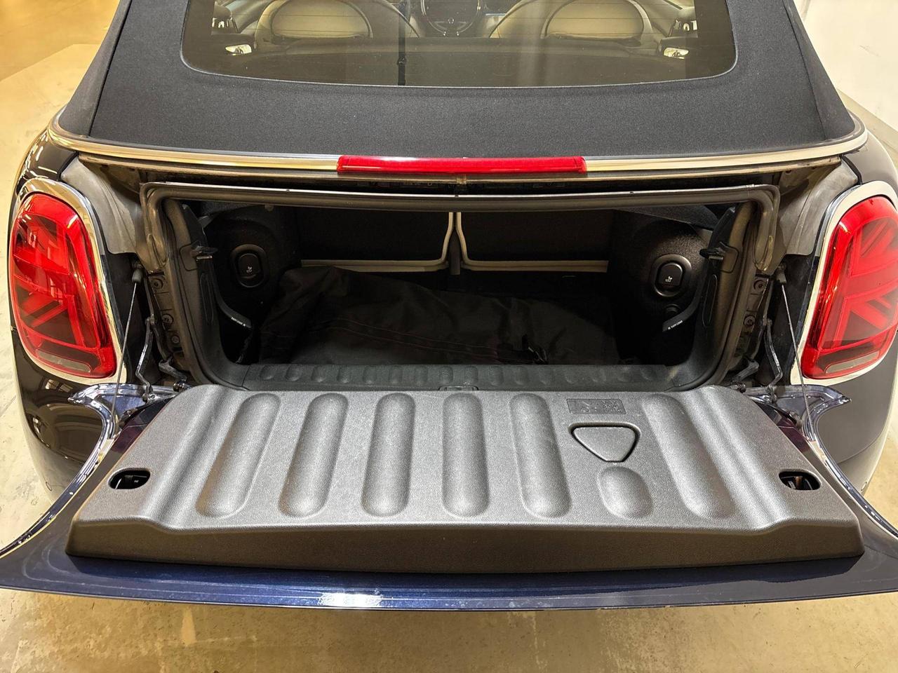 MINI Cabrio Cooper Sidewalk