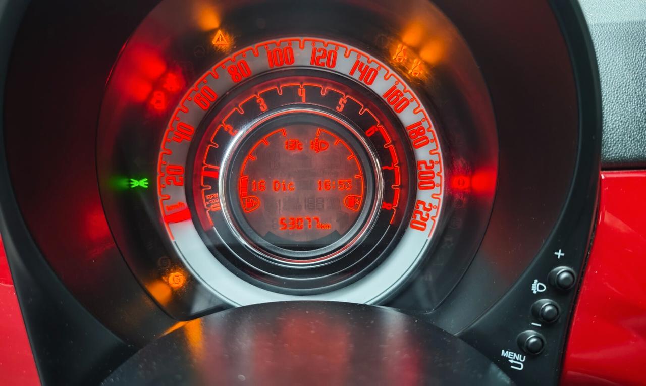 Fiat 500 1.0 Hybrid Star perfetta pari a nuova bi colore