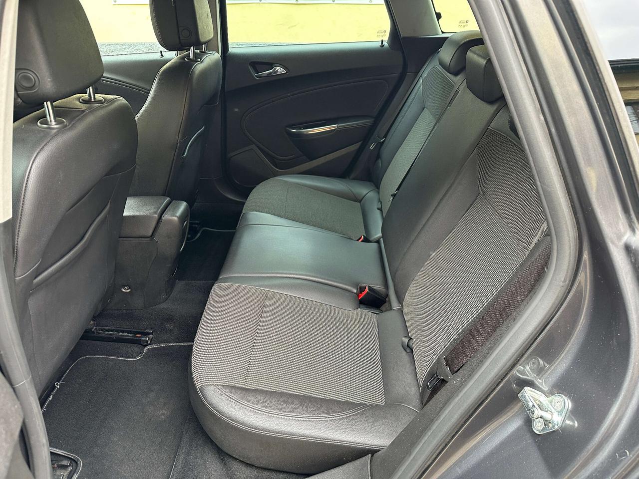 Opel Astra 1.6 115CV Sports Tourer Cosmo