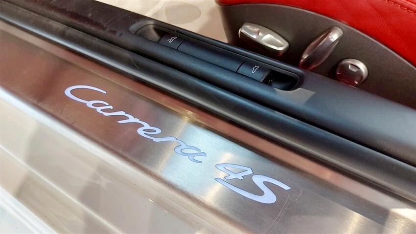 Porsche 911 Carrera 4S Cabriolet