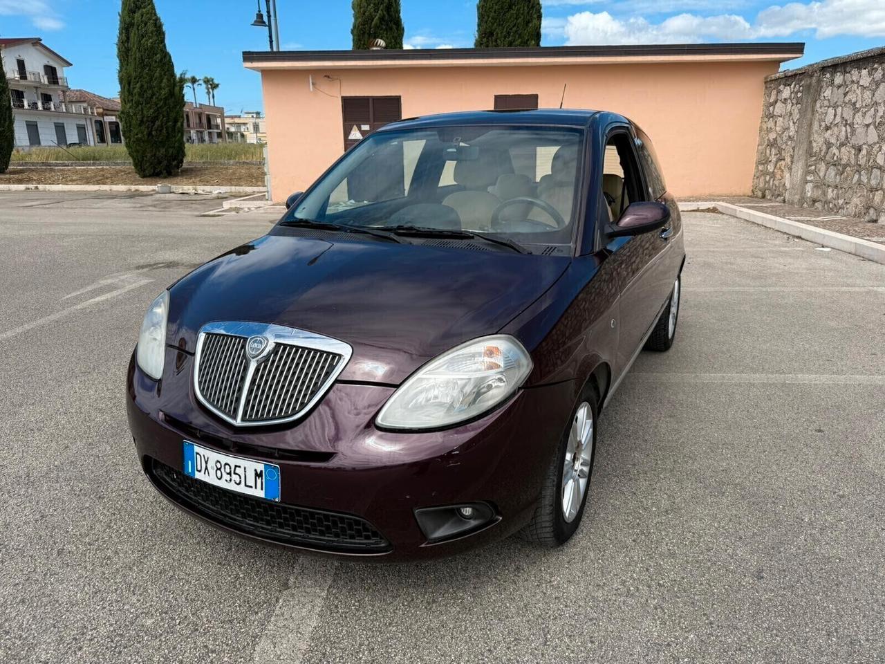 Lancia Ypsilon 1.4 Oro Ecochic GPL