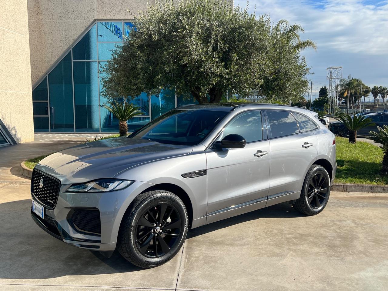 Jaguar F-Pace 2.0 D 204 CV AWD aut. R-Dynamic SE SUPER OFFERTA T-STOCK