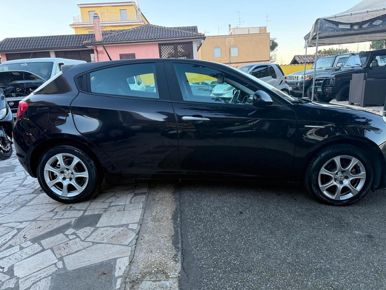 Alfa Romeo Giulietta 1.6 JTDm-2 105 CV Exclusive garanzia permute finanziamenti