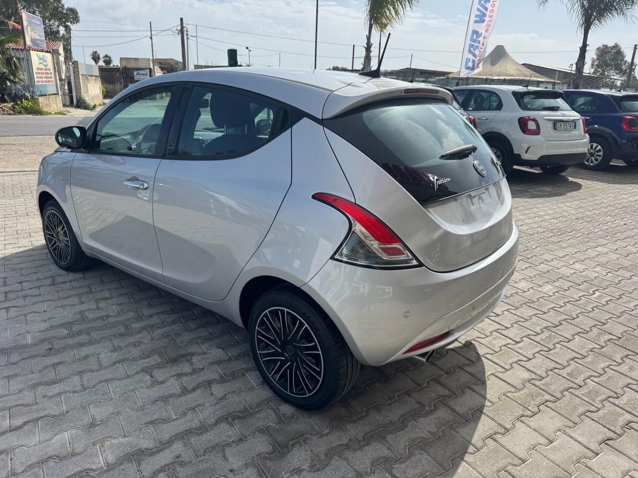 Lancia Ypsilon 1.2 69 CV 5 porte GPL Ecochic Silver