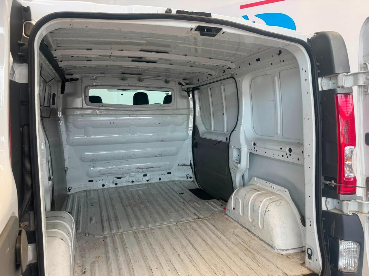 Renault Trafic L1H1 2.0 dCi 115 CV