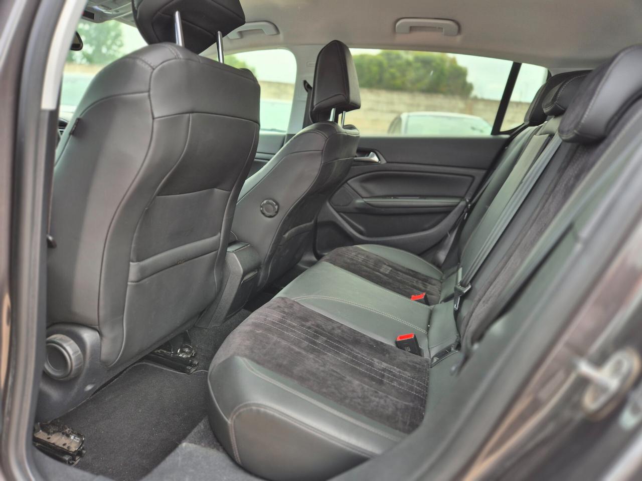 Peugeot 308 BlueHDi 120 S&S Allure Berlina