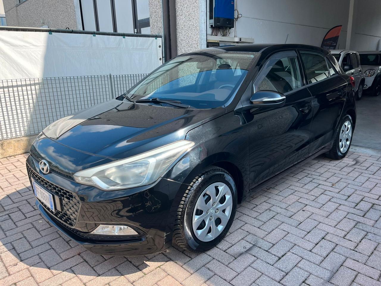 Hyundai i20 1.2 5 porte Blackline 84000km