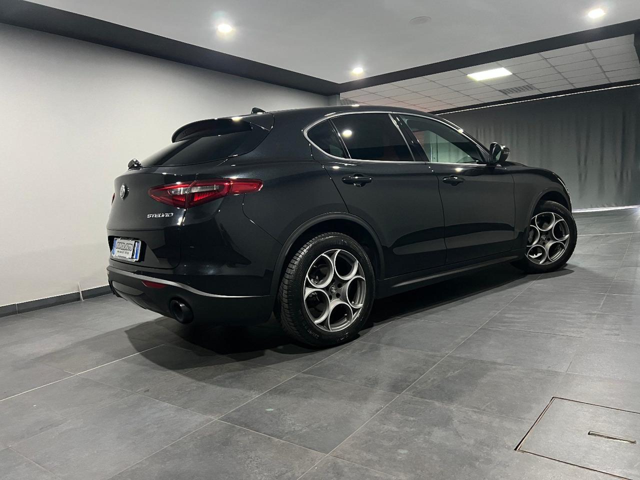 Alfa Romeo Stelvio 2.2 Turbodiesel 190 CV AT8 Q4 Sprint TOTAL BLACK
