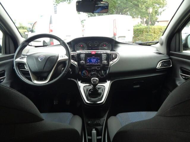 Lancia Ypsilon 1.0 FireFly 5 porte S&S Hybrid Ecochic Gold