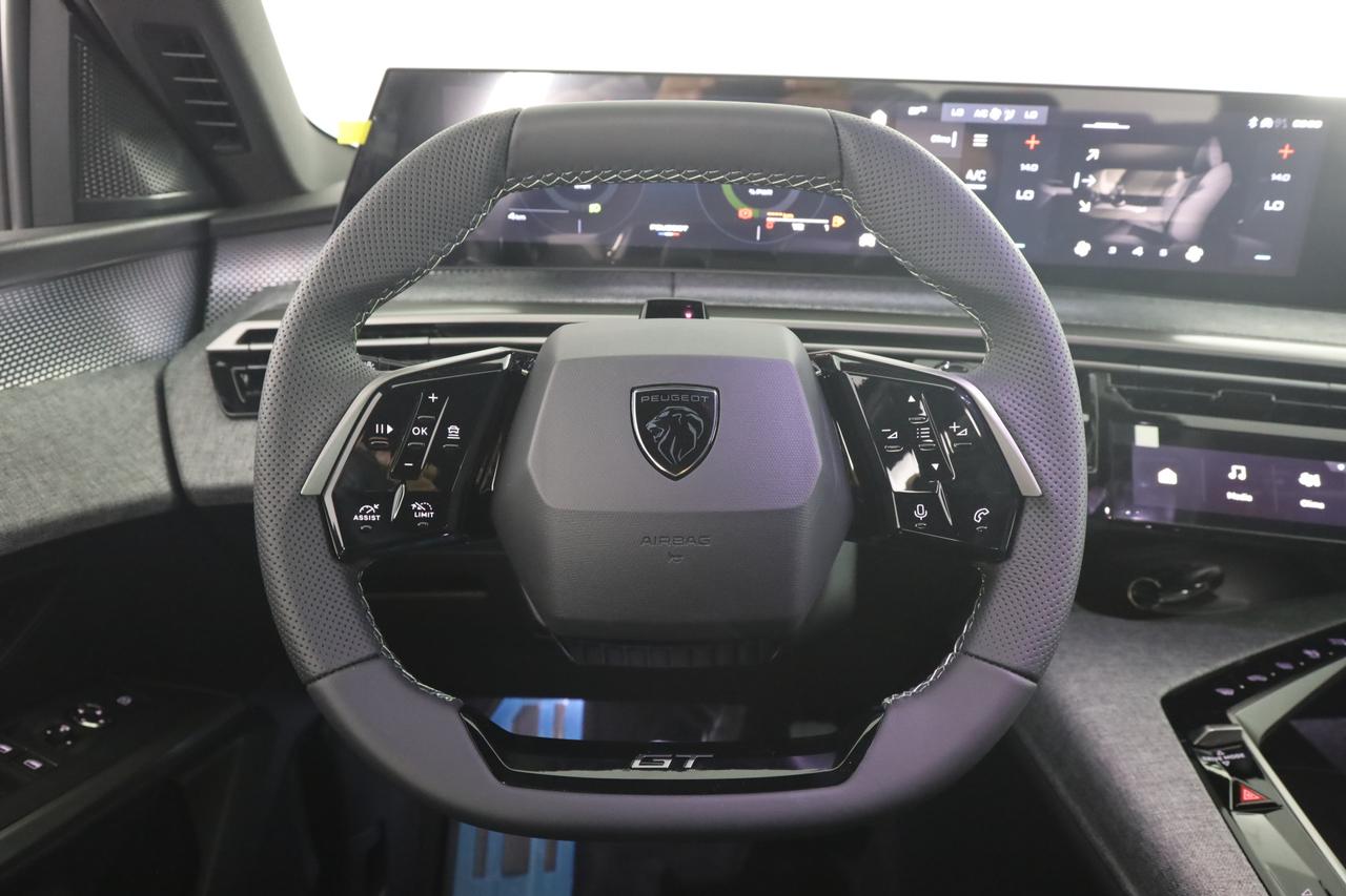 PEUGEOT 5008 3ª serie 5008 Hybrid 145 e-DCS6 GT