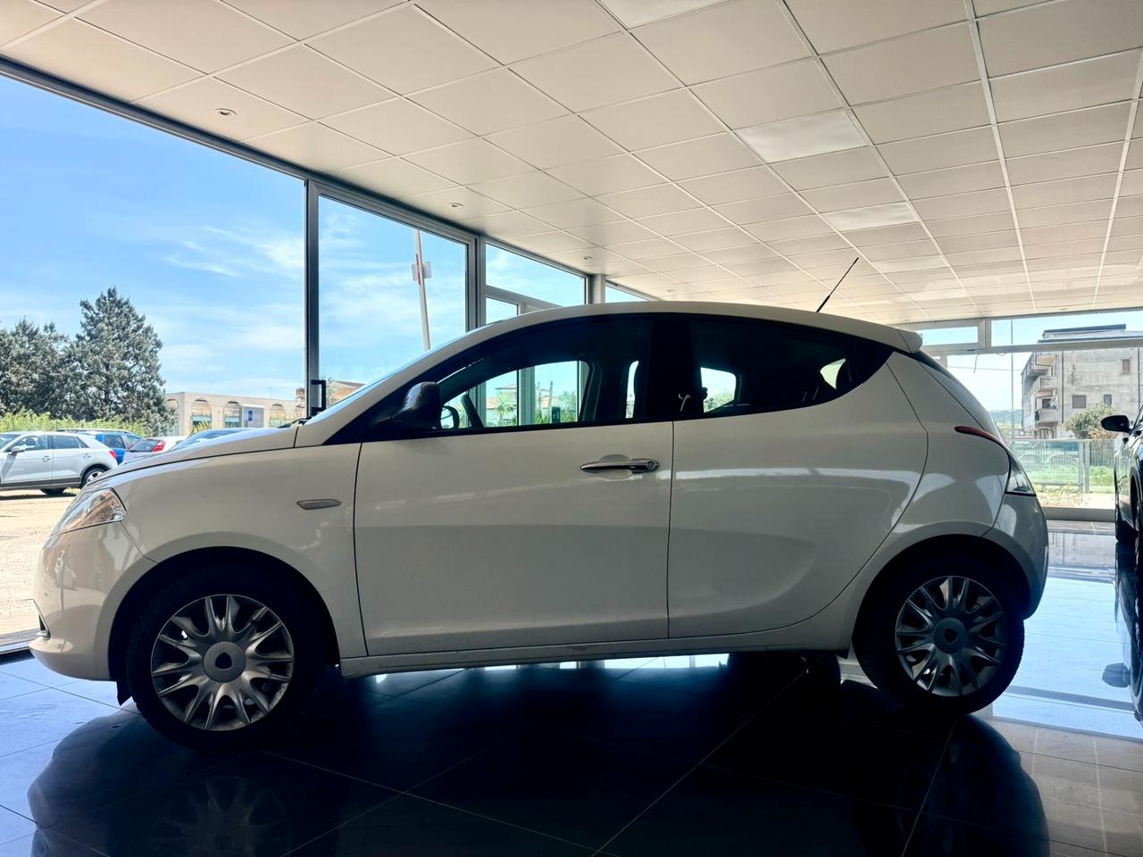 Lancia Ypsilon 1.2 69 CV 5 porte Gold