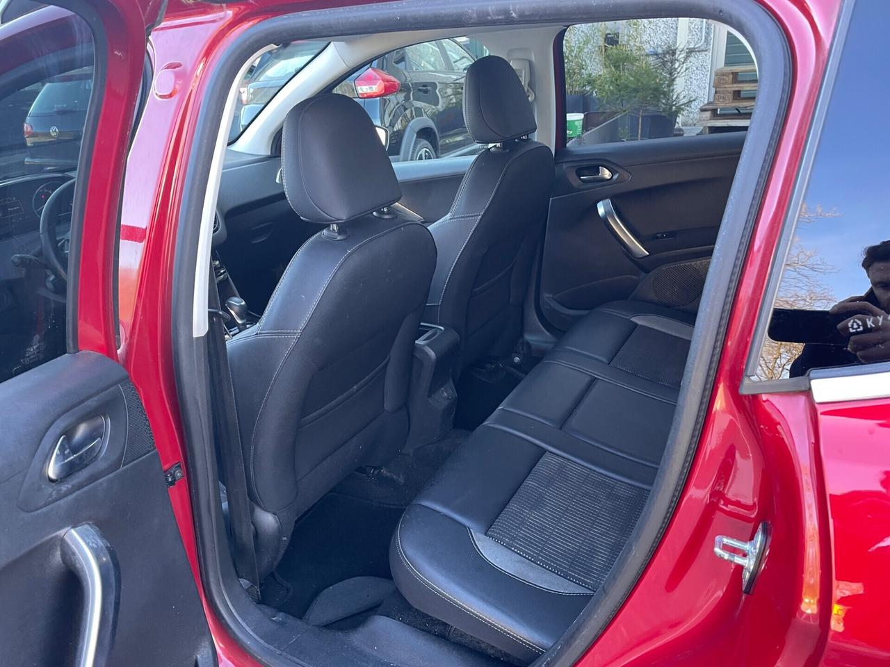 Peugeot 2008 PureTech Turbo 130*Automatik*Navi*solo 77000km