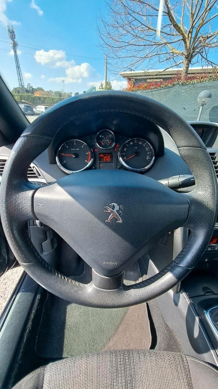 Peugeot 207 CC - 1.6 8V HDi - Allure