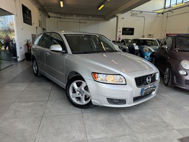 Volvo V50 D4 R-design