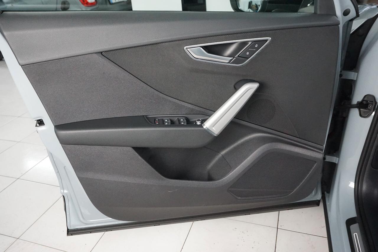 Audi Q2 35 TFSI S tronic S line Identity Black
