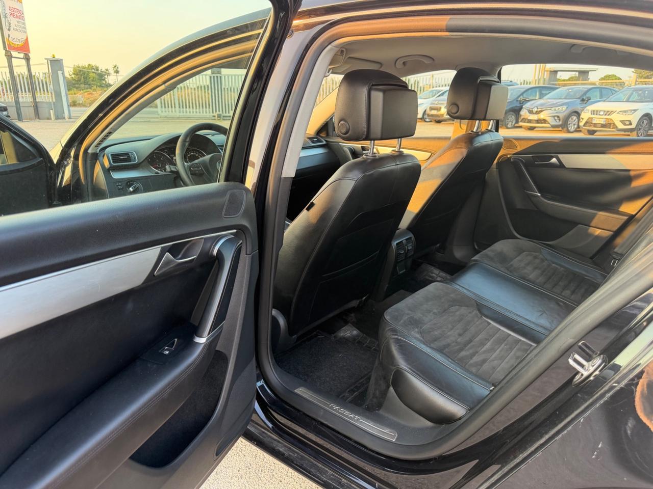 VOLKSWAGEN PASSAT 2.0 TDI DSG 140 BERLINA FULL