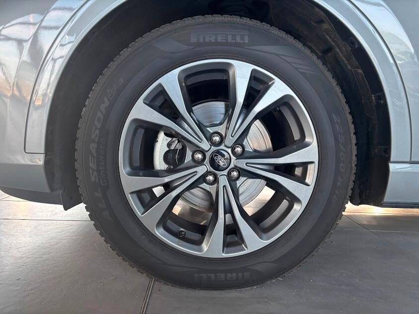 Ford Kuga 2.5 full hybrid 190cv 2wd st-line x