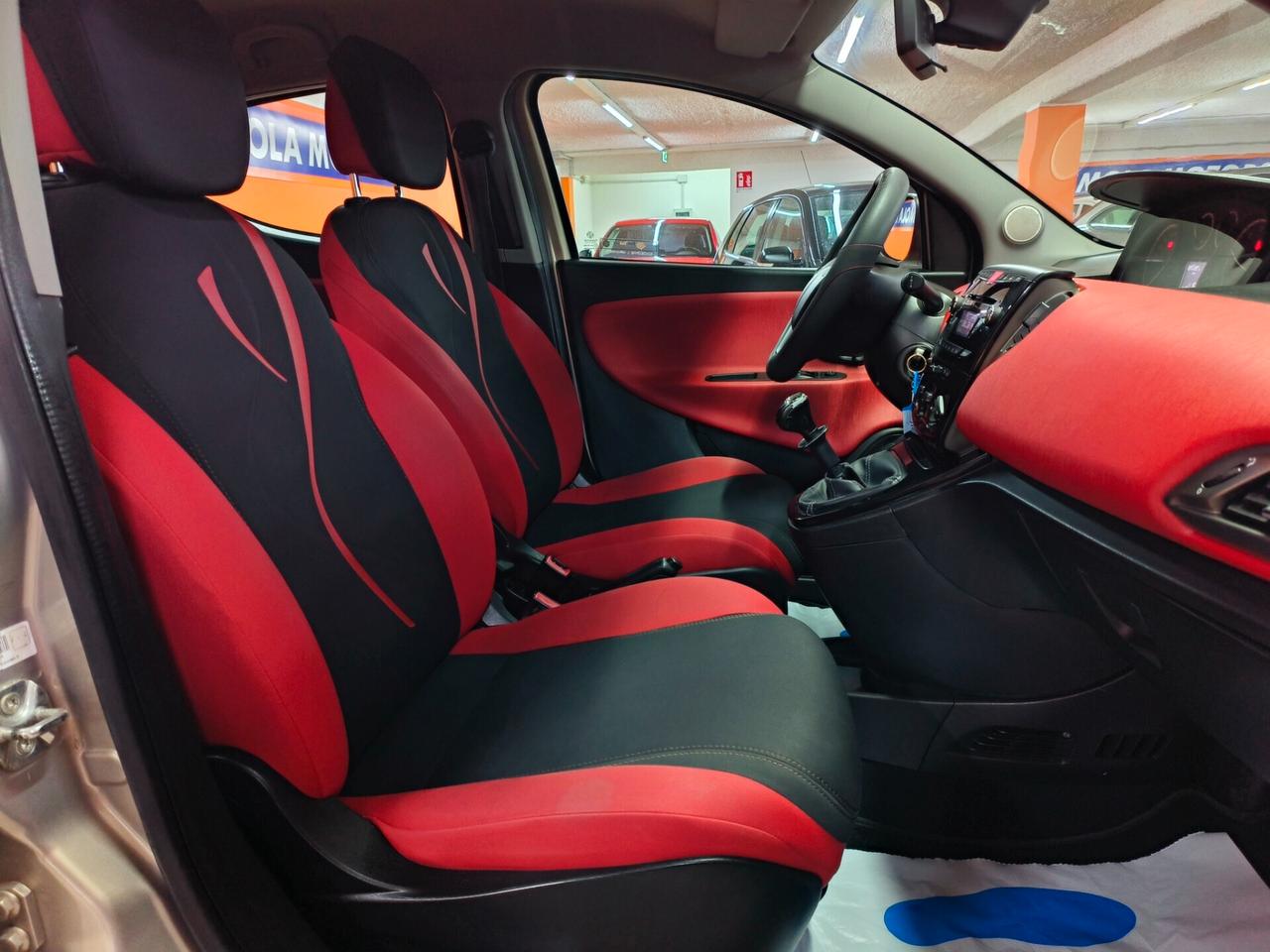 Lancia Ypsilon 0.9 TwinAir 85 CV 5 porte S&S Gold