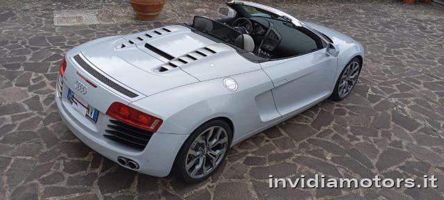 AUDI R8 Spyder 4.2 V8 FSI quattro R tronic