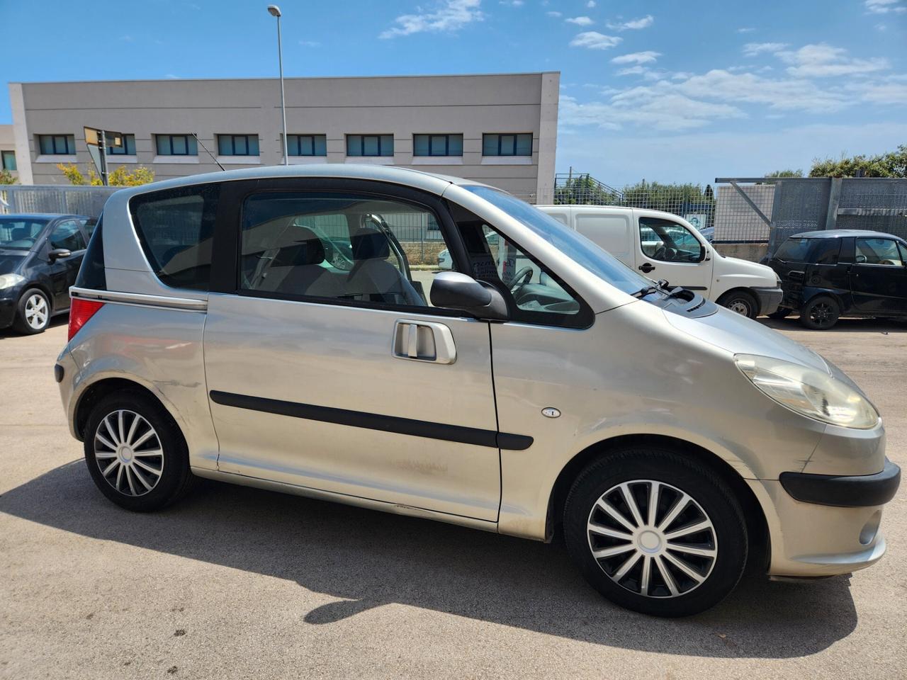 Peugeot 1007 1.4 Trendy