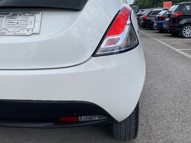 LANCIA Ypsilon 1.2 69 CV 5 porte Silver